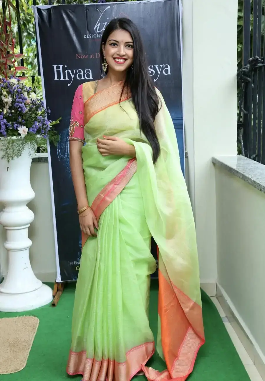 SOUTH INDIAN GIRL YASHU MASHETTY IN TRADITIONAL GREEN SAREE 2